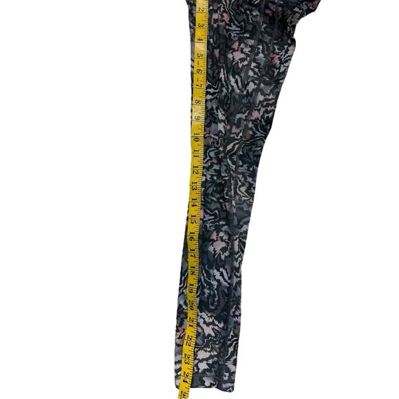 Athleta Ultimate Stash 7/8 Tight XS EUC - Picture 14 of 14